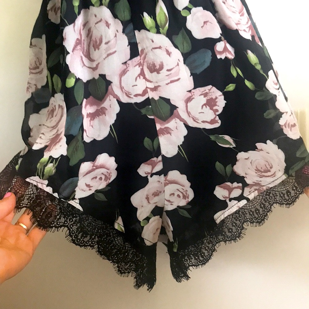 Pretty Roses Lounge Shorts Jumpsuit - Picture 8 of 17